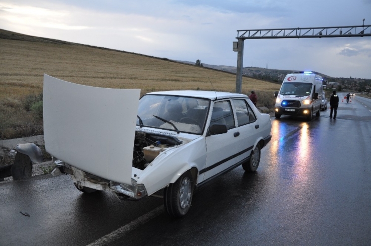 Sivas’ta Trafik Kazası: 3 Yaralı