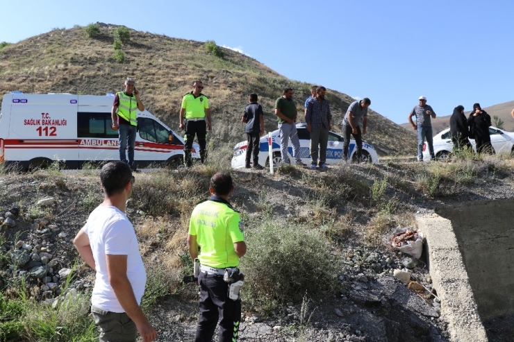 Yeni Aldığı Otomobille Dereye Uçtu