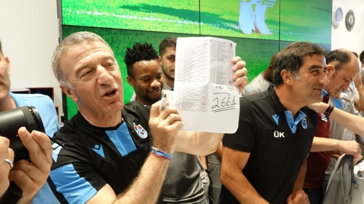 Trabzonspor Başkanı Ahmet Ağaoğlu’na Futbolculardan Sürpriz