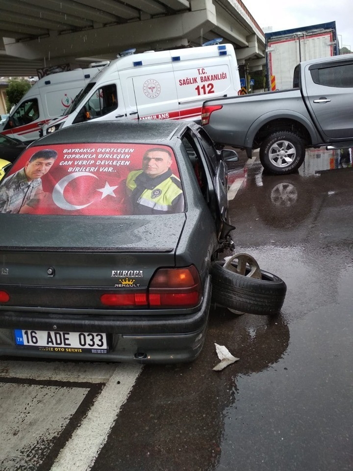 Yalova’da Zincirleme Trafik Kazası: 2 Yaralı