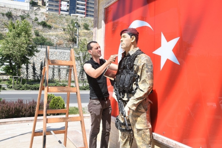 Ömer Halisdemir Heykeli Onarıldı