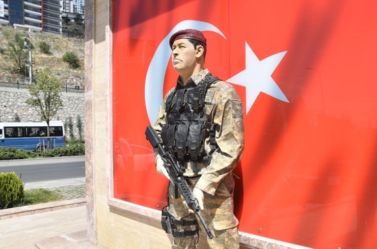 Ömer Halisdemir Heykeli Onarıldı