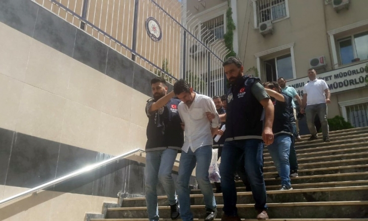 Bayrampaşa’da Atm’den Para Çeken Libyalının Gasp Edildiği Anlar Kamerada