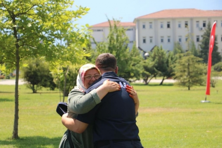 Erleri Yemin Töreninde Aileleri Yalnız Bırakmadı