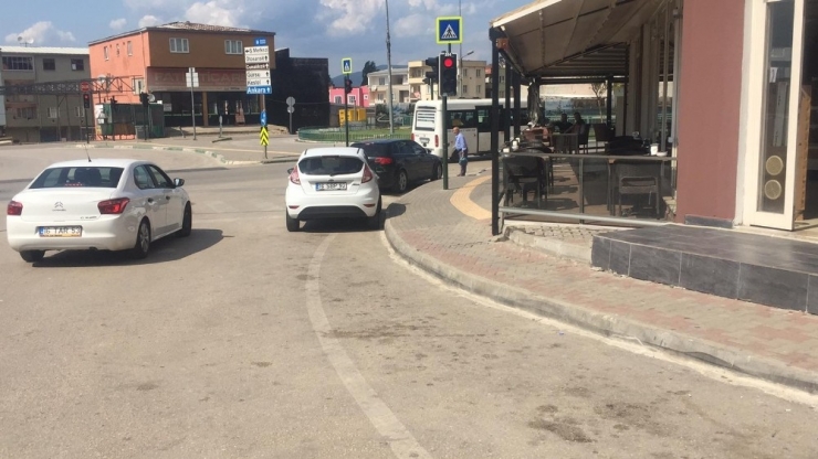 Kafeteryada Tartıştığı Arkadaşını Vurup Kurşunu Çöpe Attı