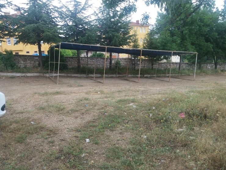 Emet’te Kurban Pazarı Açıldı