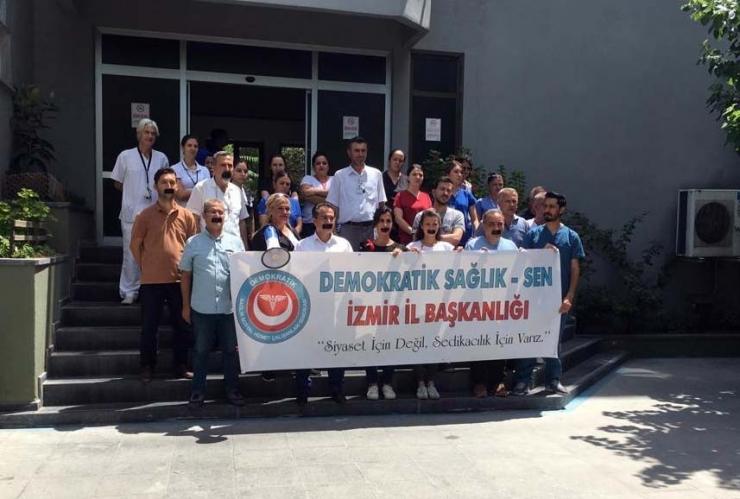 Sağlık Çalışanlarından Bantlı Tepki