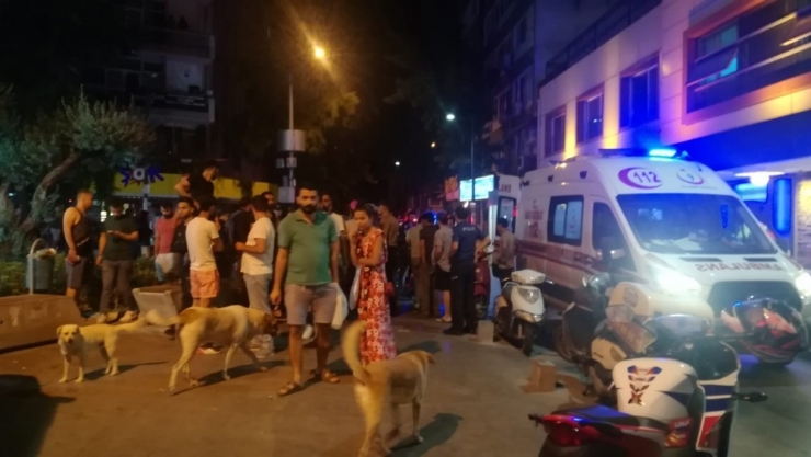 İzmir’de Döner Bıçaklı Kavga: 3 Yaralı