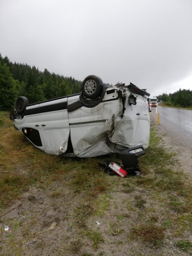 Takla Atan Kamyonetin Sürücüsü Yaralandı