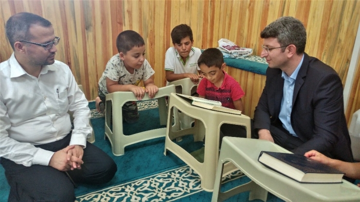 Kaymakam Şener Kur’an-ı Kerim Okumayı Öğrenen Çocuklarla Buluştu