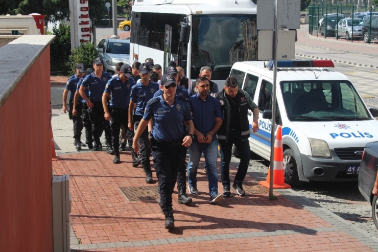 Fetö Operasyonunda Gözaltına Alınan 7 Asker Adliyeye Sevk Edildi