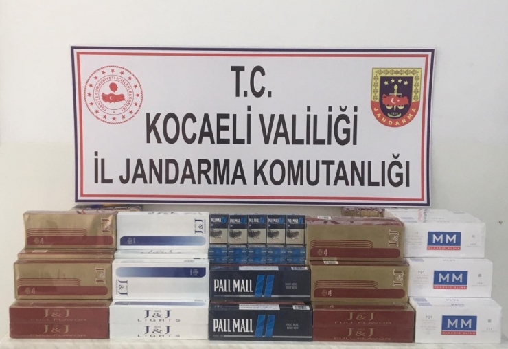 Takside Kaçak Sigara Transferine Operasyon: 2 Gözaltı