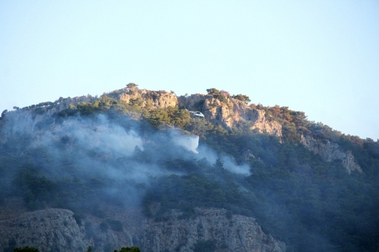 Bakan Pakdemirli Göcek’de 39 Saattir Müdahale Edilen Yangını Denetledi