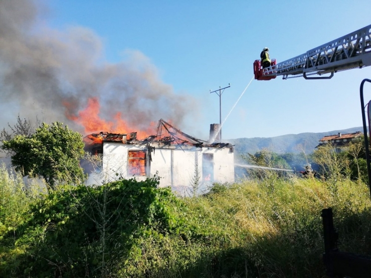 Köyceğiz’de Ev Yangını