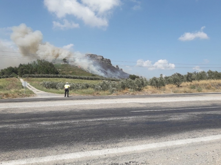 Osmaniye’de Tarihi Kalede Orman Yangını