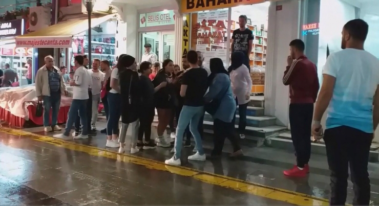 İtfaiyenin Kedi Kurtarması Sırasında Oteline Zarar Verildiğini İddia Eden Kadın Ortalığı Birbirine Kattı