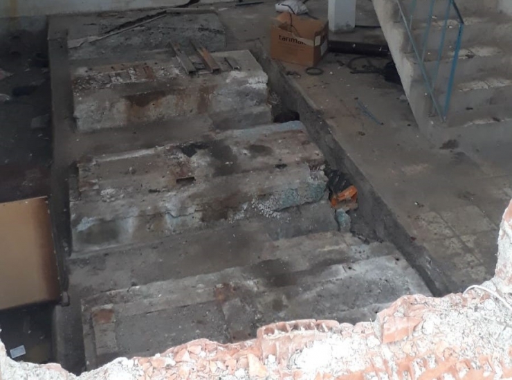 Su Ve Çapa Motorlarını Çaldılar