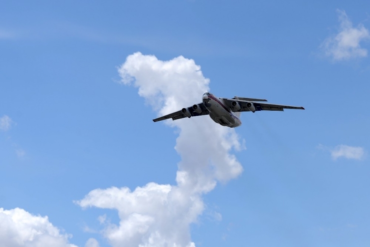 S-400 Hava Savunma Sistemleri İçin 3 Uçak Türkiye’ye İndi