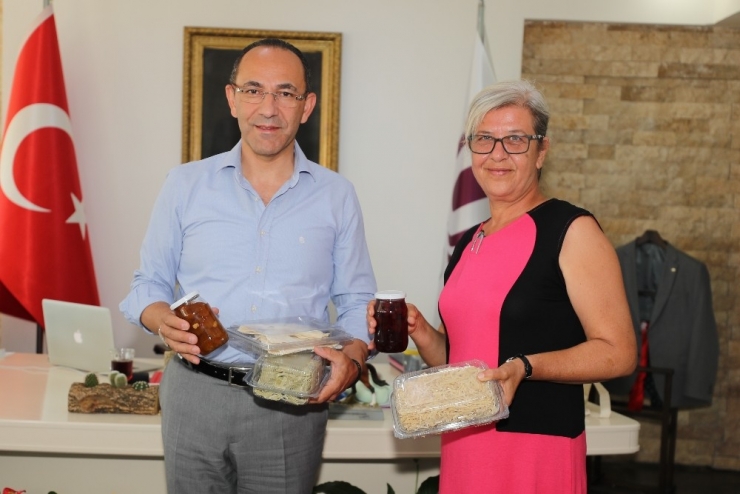 Urlalı Kadınlardan ’Damla Sakızı’ Atağı