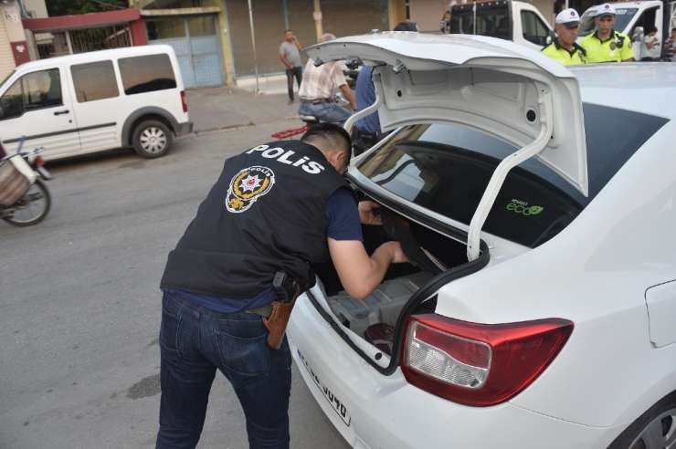 Adana’da 1 Saatte 11 Araca 14 Bin Tl Ceza Kesildi