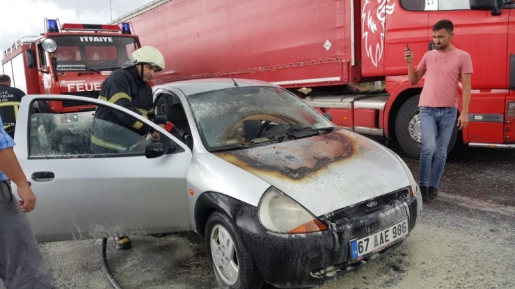 Seyir Halindeki Araç Alev Aldı