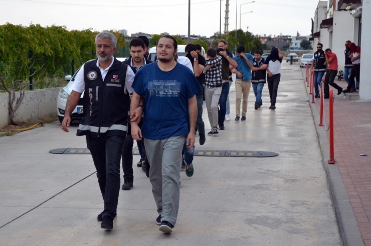 Adana Merkezli Fetö Operasyonunda Yakalanan Polisler Adliyeye Sevk Edildi
