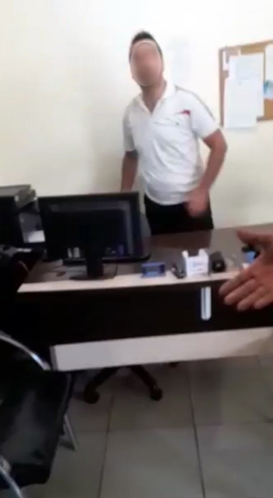 Güvenlik Amiri İle Çalışan Arasında Torpil Ve Telefonla Oynama Kavgası