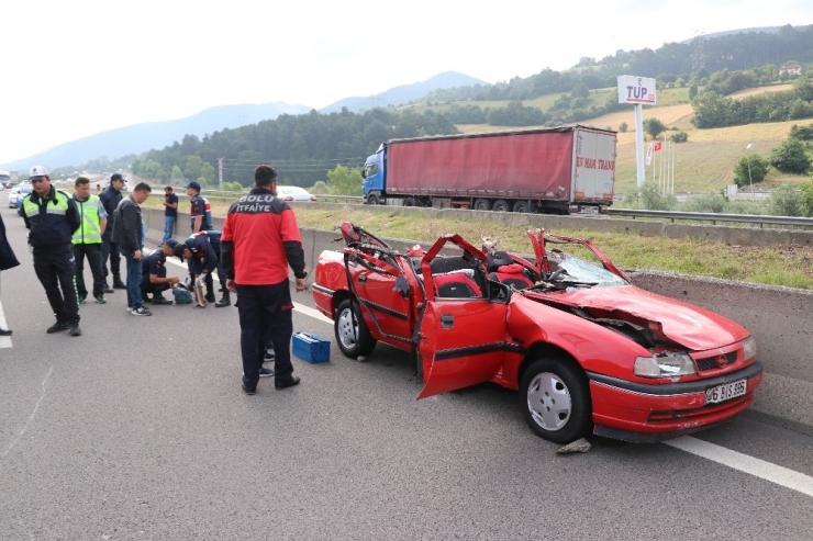 Tem Otoyolu’nda Feci Kaza: 1 Ölü, 2 Yaralı