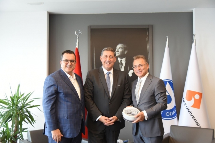 Corendon Havayolları’ndan İzto’ya Ziyaret