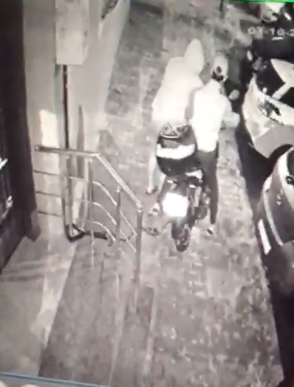 Motosikleti Çalmak İçin 3 Defa Geldiler