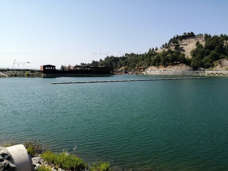 Karlısu Göleti’nde Su Kayağı Keyfi