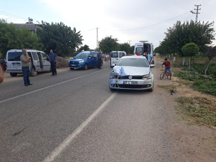 Elbeyli İlçesinde Kaza: 2 Yaralı