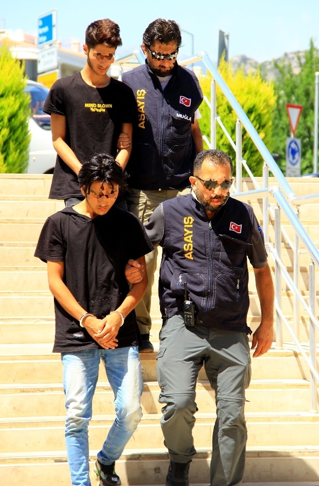 Şantaj Çetesi Tutuklandı