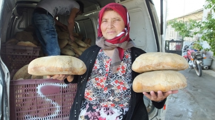 30 Yıldır Ev Ekmeği Yapıp Satıyor