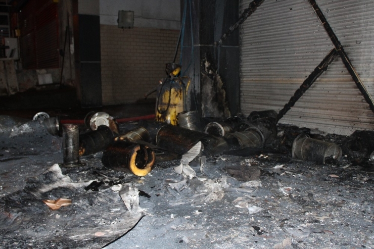 Sağlam Bıraktığı İş Yeri Küle Döndü