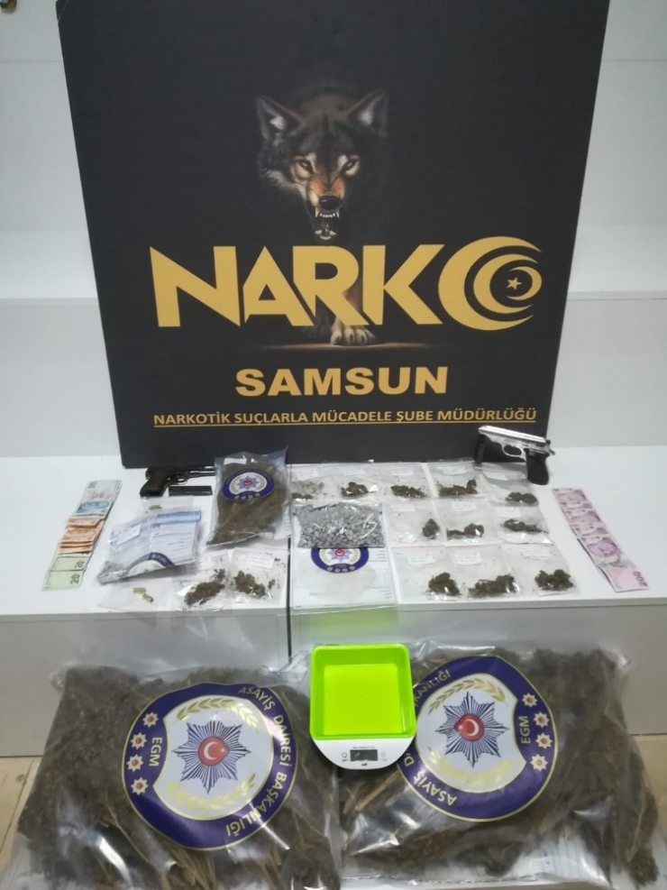 Evinde Her Çeşit Uyuşturucu Ele Geçirildi