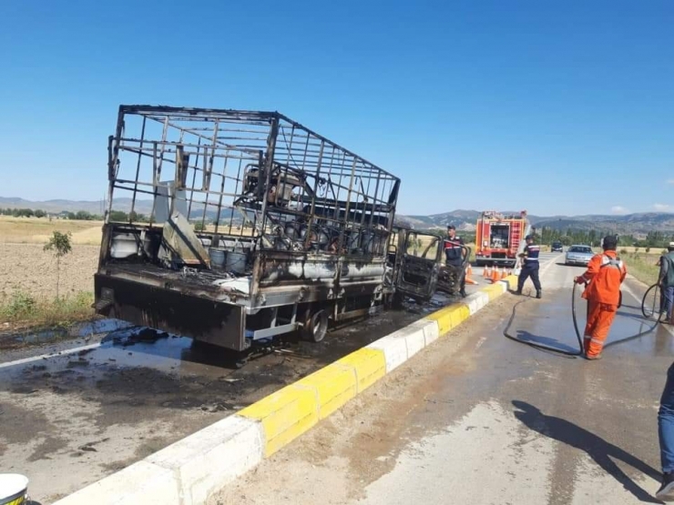 Sandıklı’da Araç Yangını