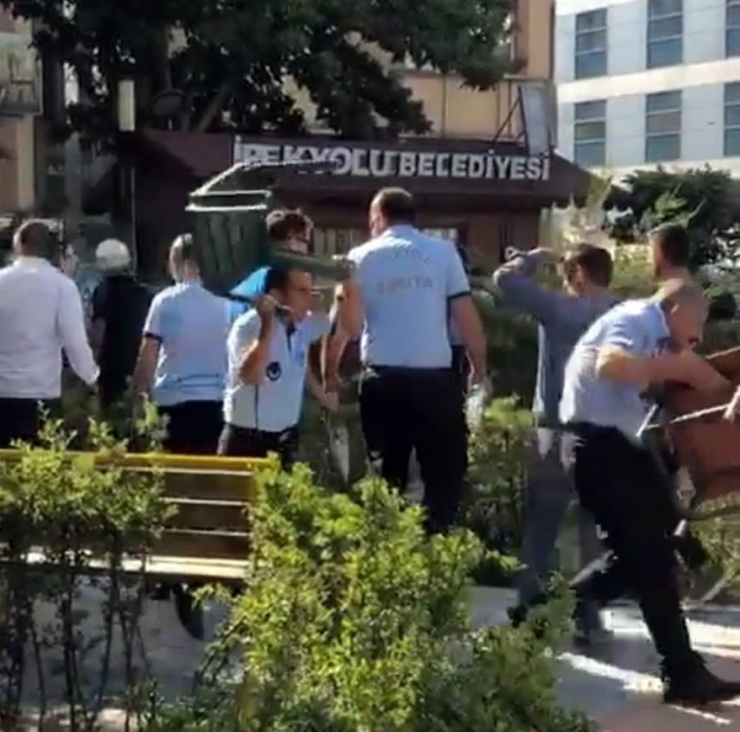 Van’da Seyyar Satıcılar İle Zabıta Arasında Kavga