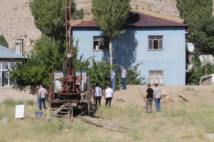 Van’da Nefes Kesen Rehine Kurtarma Operasyonu