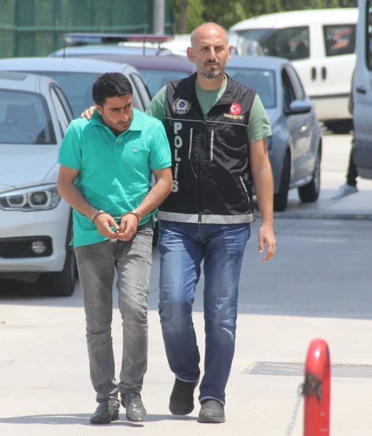 Koltuğun Sırt Bölümünde 473 Gram Uyuşturucu Ele Geçirildi