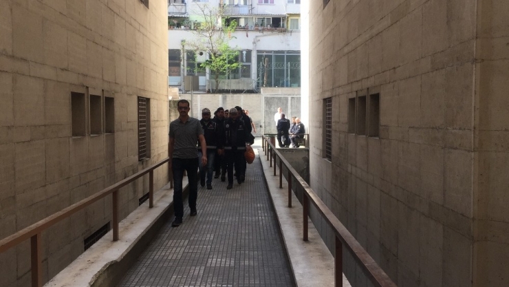 Silah Kaçakçılığından Yargılanan Polislere Tahliye