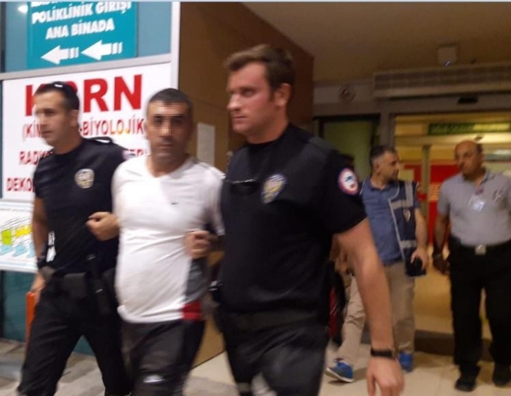 El Feneriyle Eve Girip Suçüstü Yakalanan Hırsızlar Tutuklandı