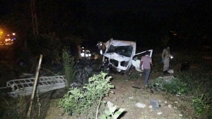 Diyarbakır’da Pikap Evin Bahçesine Uçtu: 1 Ölü