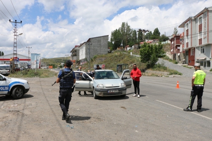 Kars’ta Uygulamada Kılıç Ele Geçirildi