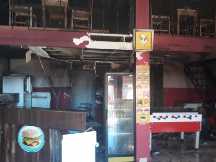 Midyat’ta Kafe Yangını