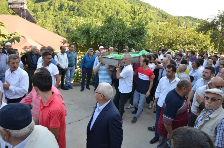 Öldürüldüğü Camide Son Yolculuğuna Uğurlandı