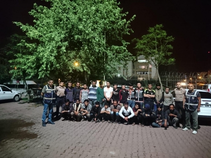 107 Kaçak Göçmen Yakalandı