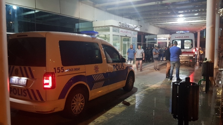 Kendisine Baltayla Saldıran Baba Ve Oğlunu Tüfekle Öldürdü