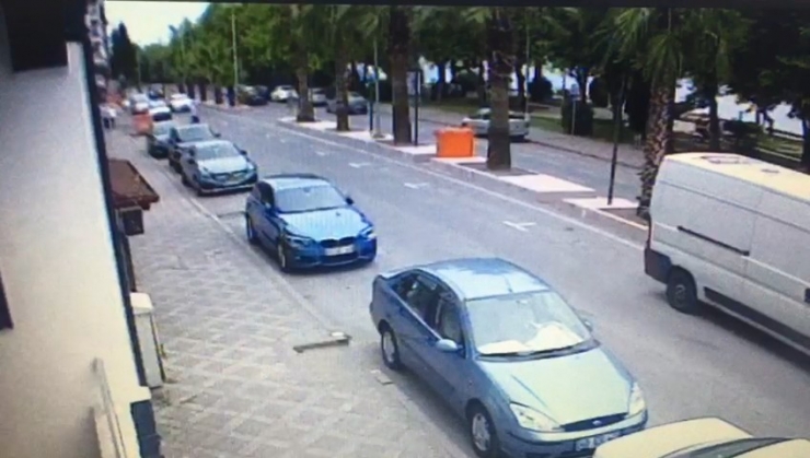 Otomobilin Çarptığı Yaşı Adam Metrelerce Böyle Savruldu