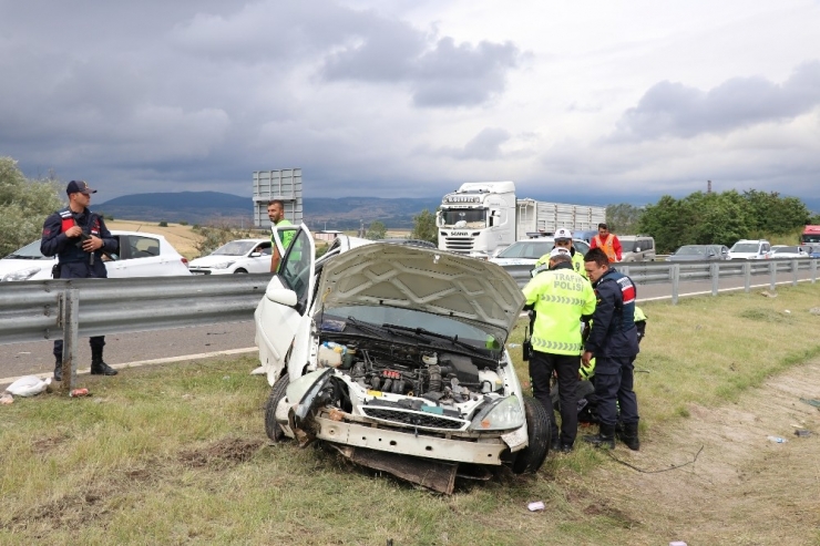 Kazada, Kalp Masajıyla Hayata Tutunan Hala Ve Yeğeni Hastanede Yaşamlarını Kaybetti